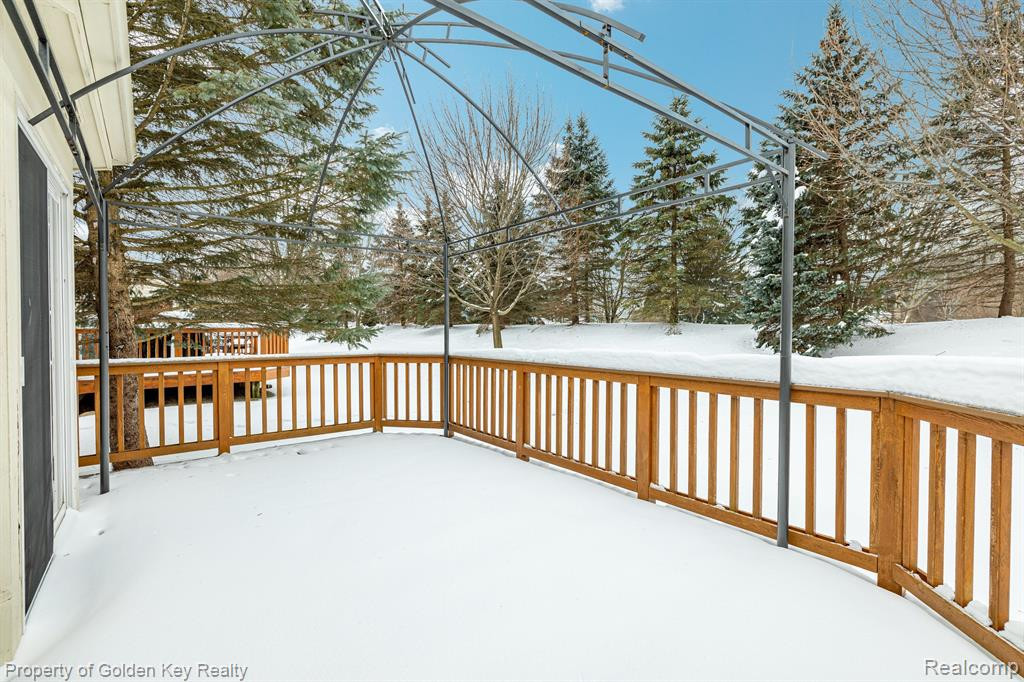 1104 ANDOVER Circle, Walled Lake, MI 48390 — Photo 8