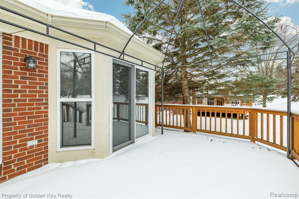 1104 ANDOVER Circle, Walled Lake, MI 48390 — Photo 9