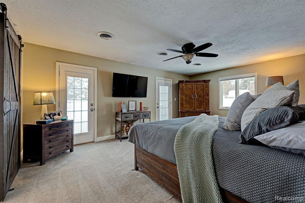 555 E RIDGE Drive, Ortonville, MI 48462 — Photo 28