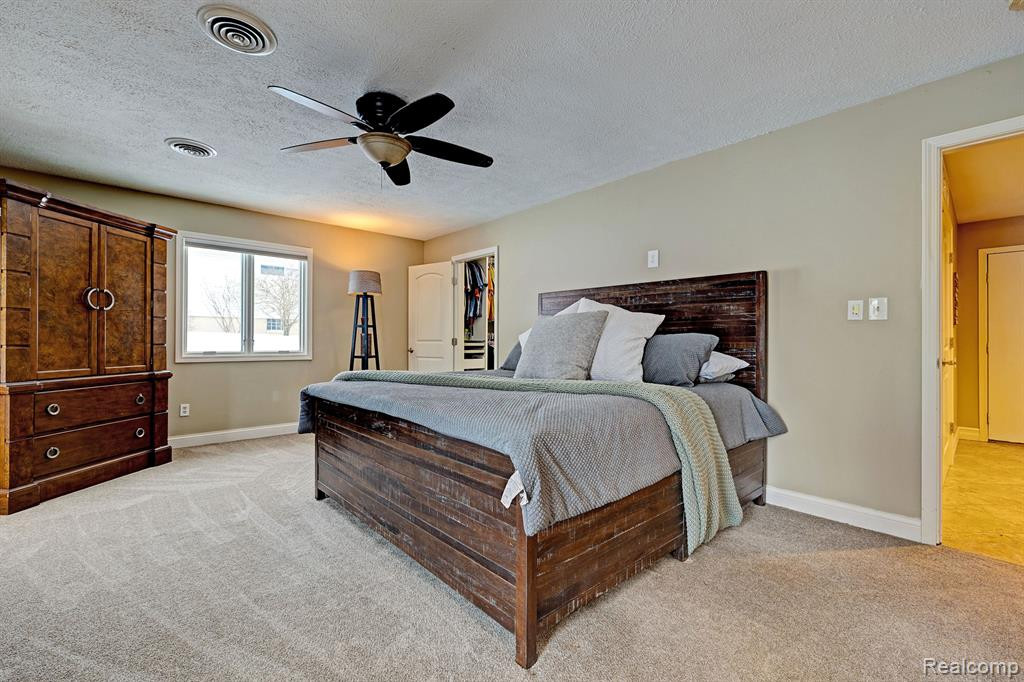 555 E RIDGE Drive, Ortonville, MI 48462 — Photo 29
