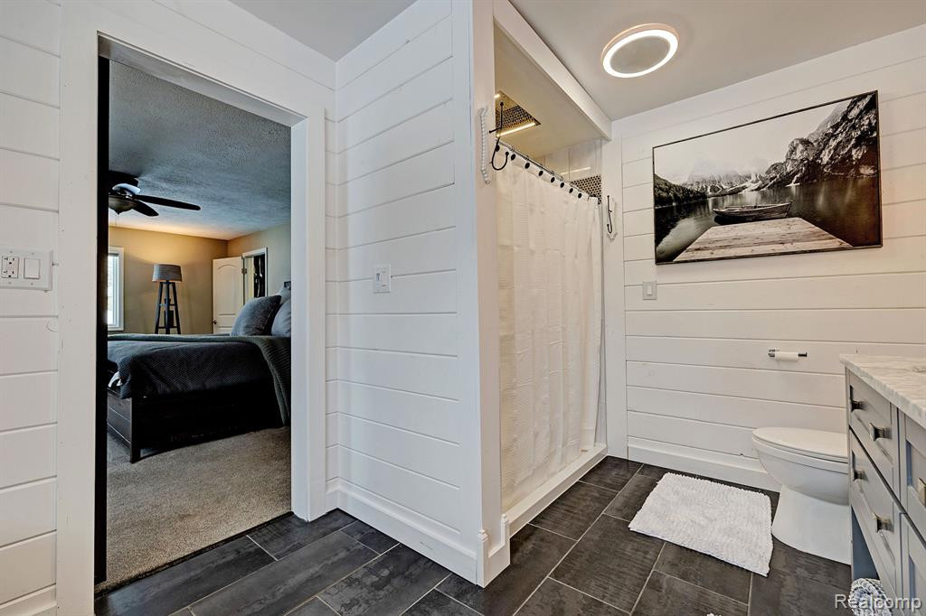 555 E RIDGE Drive, Ortonville, MI 48462 — Photo 35