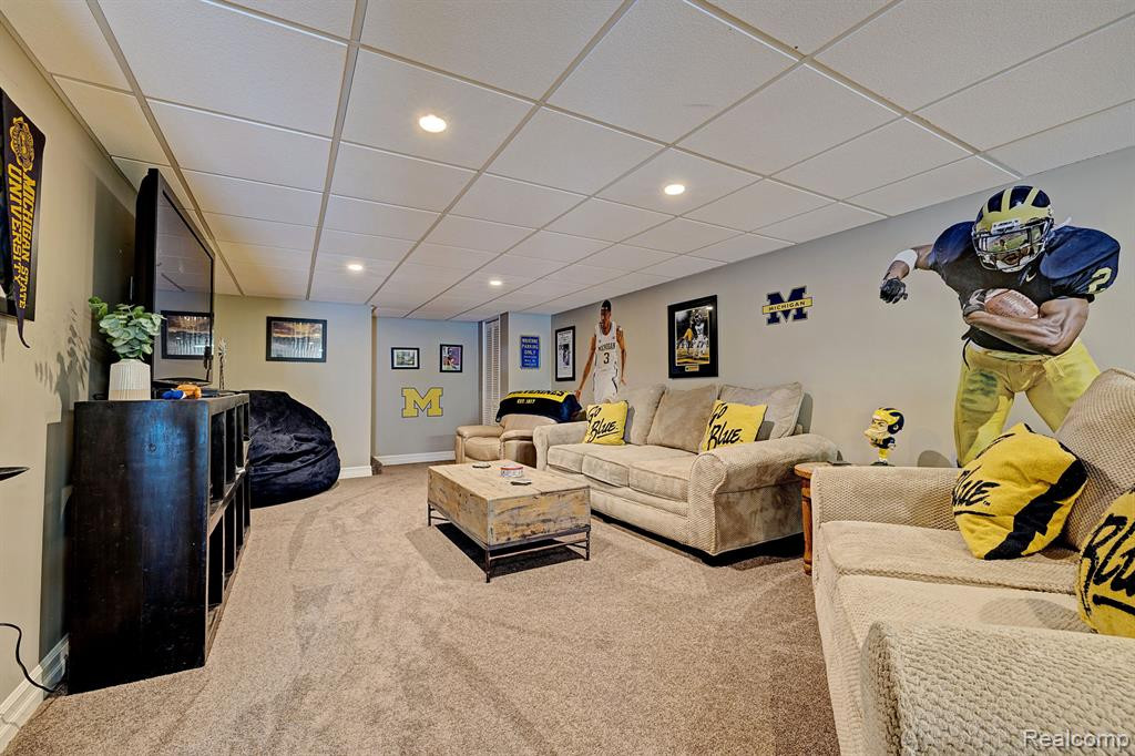 555 E RIDGE Drive, Ortonville, MI 48462 — Photo 38