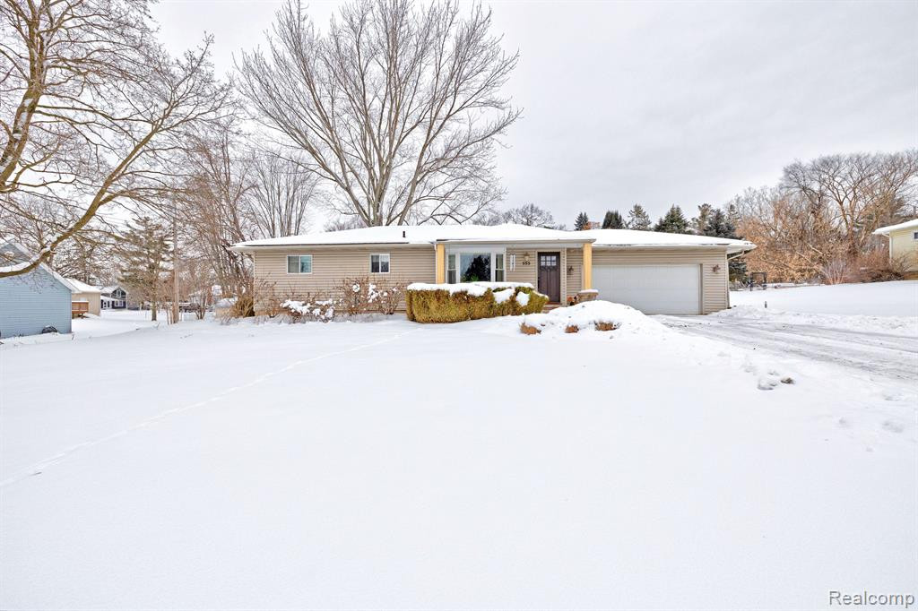 555 E RIDGE Drive, Ortonville, MI 48462 — Photo 51