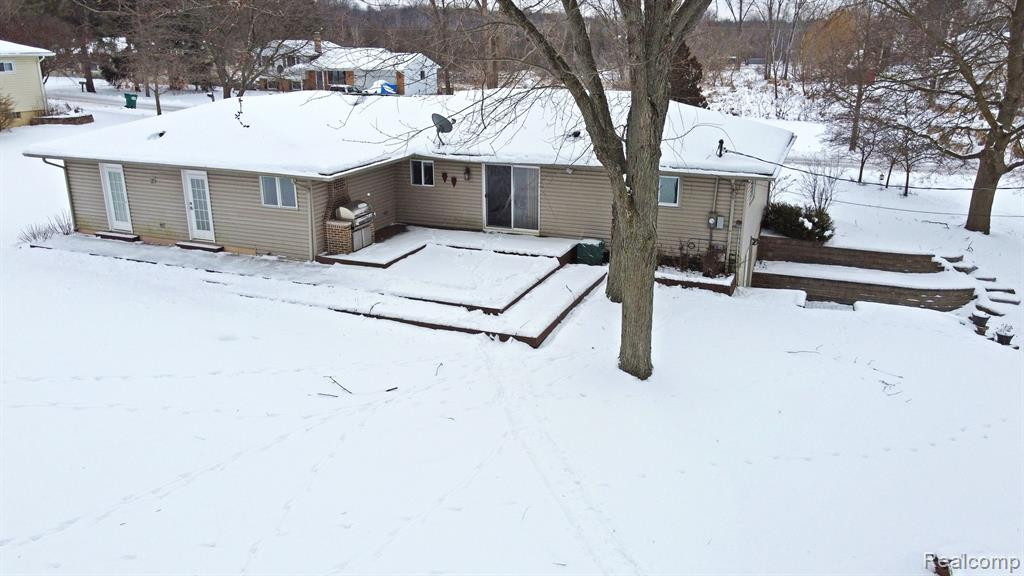 555 E RIDGE Drive, Ortonville, MI 48462 — Photo 65