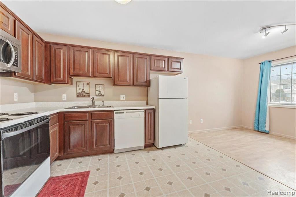 16401 TERRACE VILLAGE Drive, Taylor, MI 48180 — Photo 7