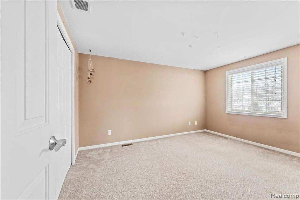 16401 TERRACE VILLAGE Drive, Taylor, MI 48180 — Photo 17