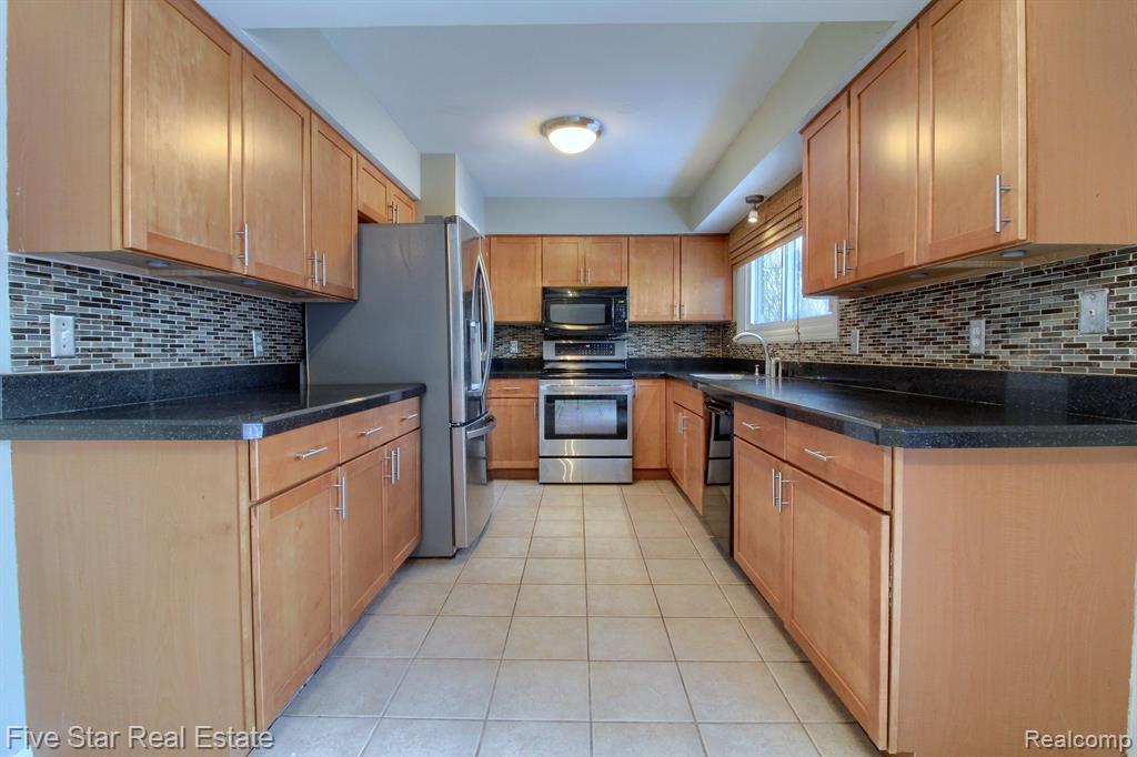42422 STEEPLEVIEW Street, Northville, MI 48168 — Photo 8