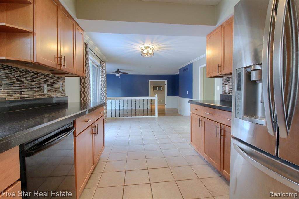 42422 STEEPLEVIEW Street, Northville, MI 48168 — Photo 9