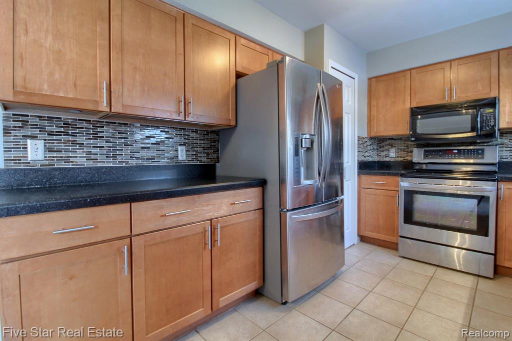 42422 STEEPLEVIEW Street, Northville, MI 48168 — Photo 10