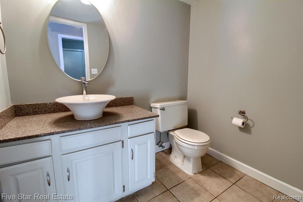 42422 STEEPLEVIEW Street, Northville, MI 48168 — Photo 18