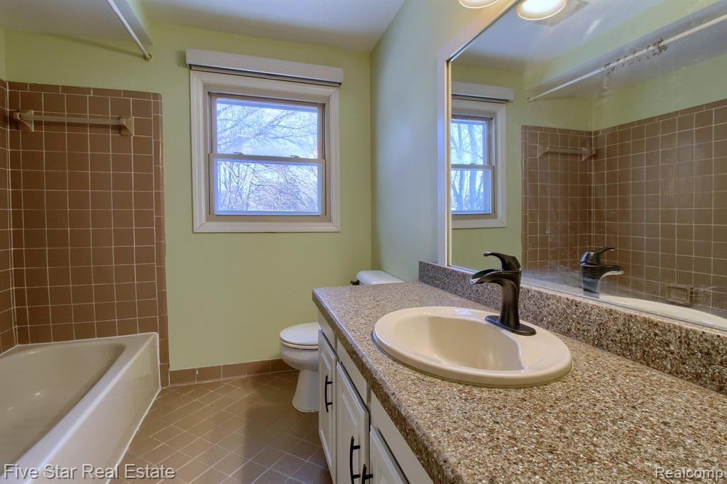 42422 STEEPLEVIEW Street, Northville, MI 48168 — Photo 28