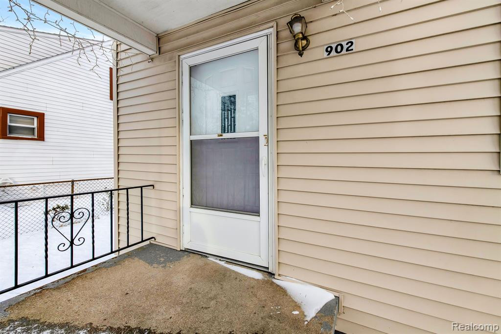 902 MELROSE Street, Pontiac, MI 48340 — Photo 5