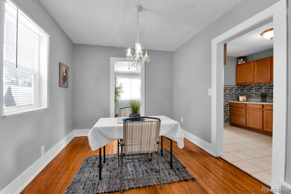 902 MELROSE Street, Pontiac, MI 48340 — Photo 9