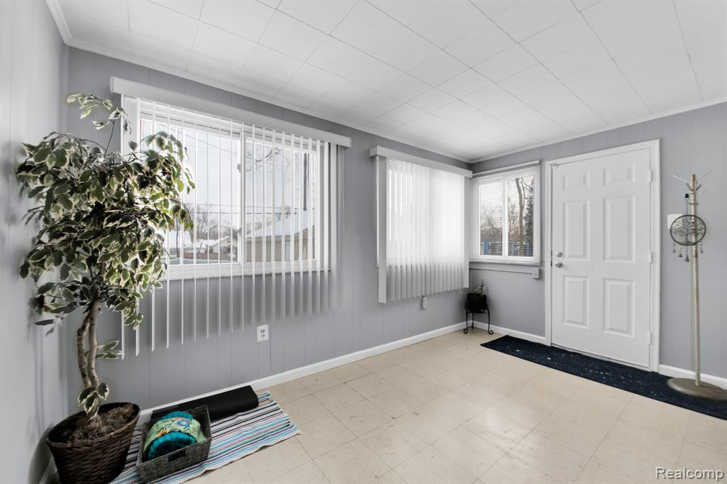 902 MELROSE Street, Pontiac, MI 48340 — Photo 10