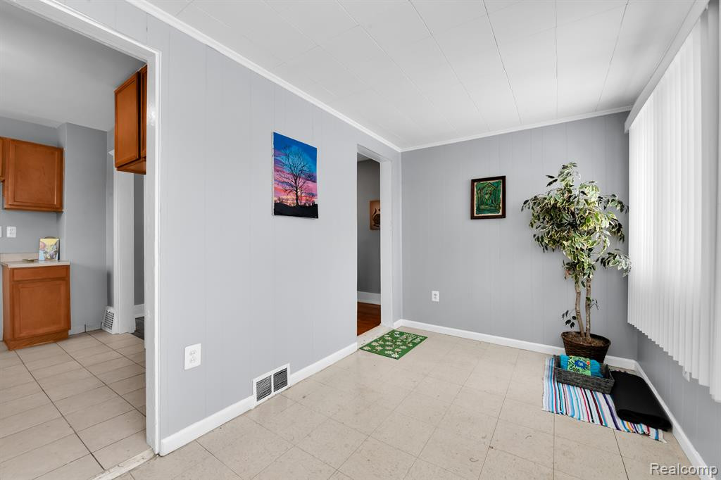 902 MELROSE Street, Pontiac, MI 48340 — Photo 11