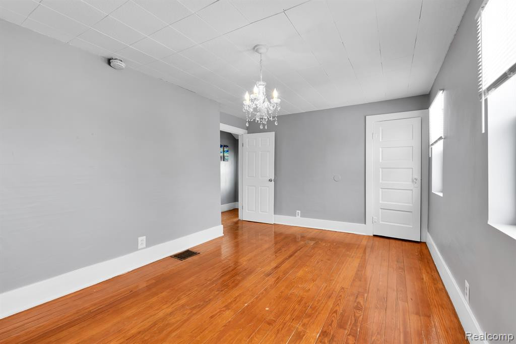 902 MELROSE Street, Pontiac, MI 48340 — Photo 16