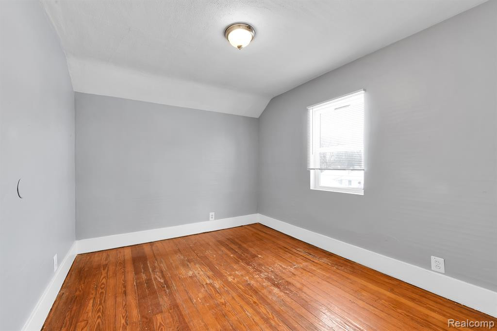 902 MELROSE Street, Pontiac, MI 48340 — Photo 17