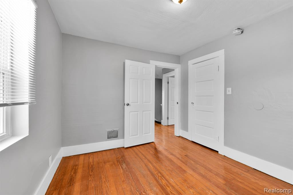 902 MELROSE Street, Pontiac, MI 48340 — Photo 18