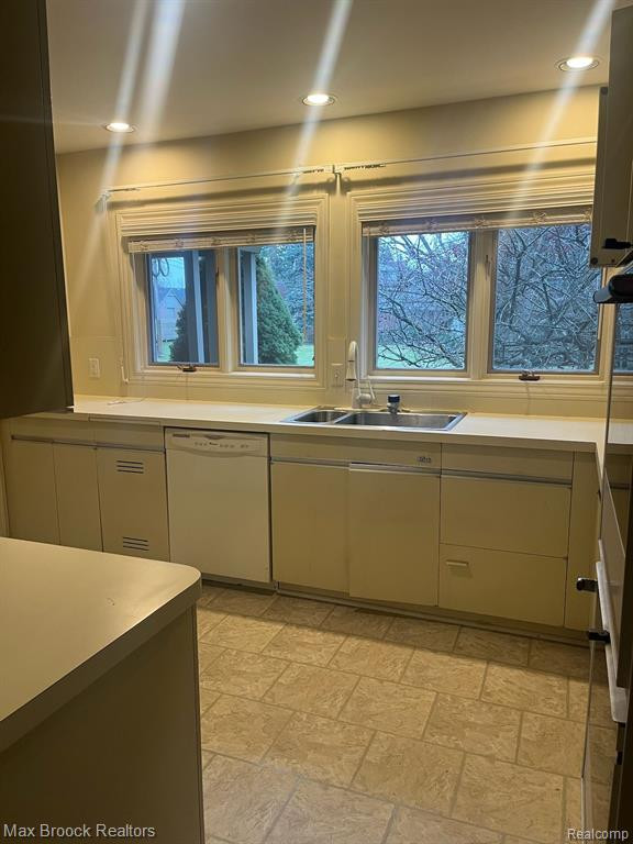 1082 STRATFORD Lane, Bloomfield Hills, MI 48304 — Photo 5