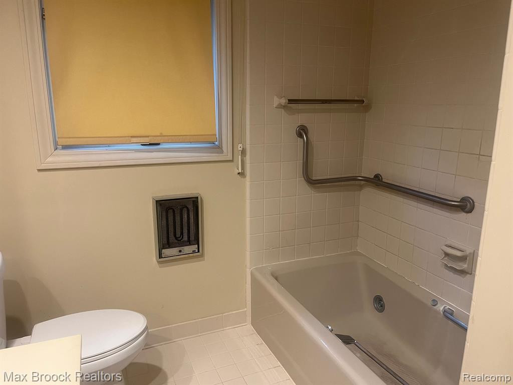 1082 STRATFORD Lane, Bloomfield Hills, MI 48304 — Photo 11