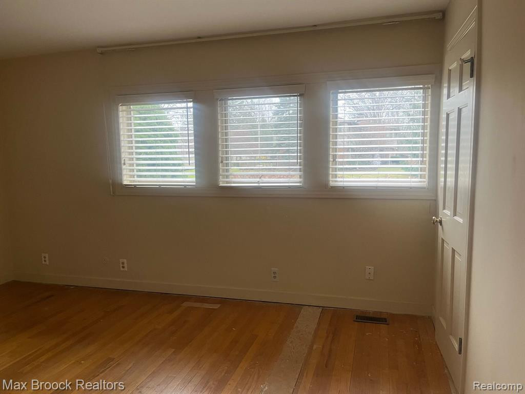 1082 STRATFORD Lane, Bloomfield Hills, MI 48304 — Photo 13