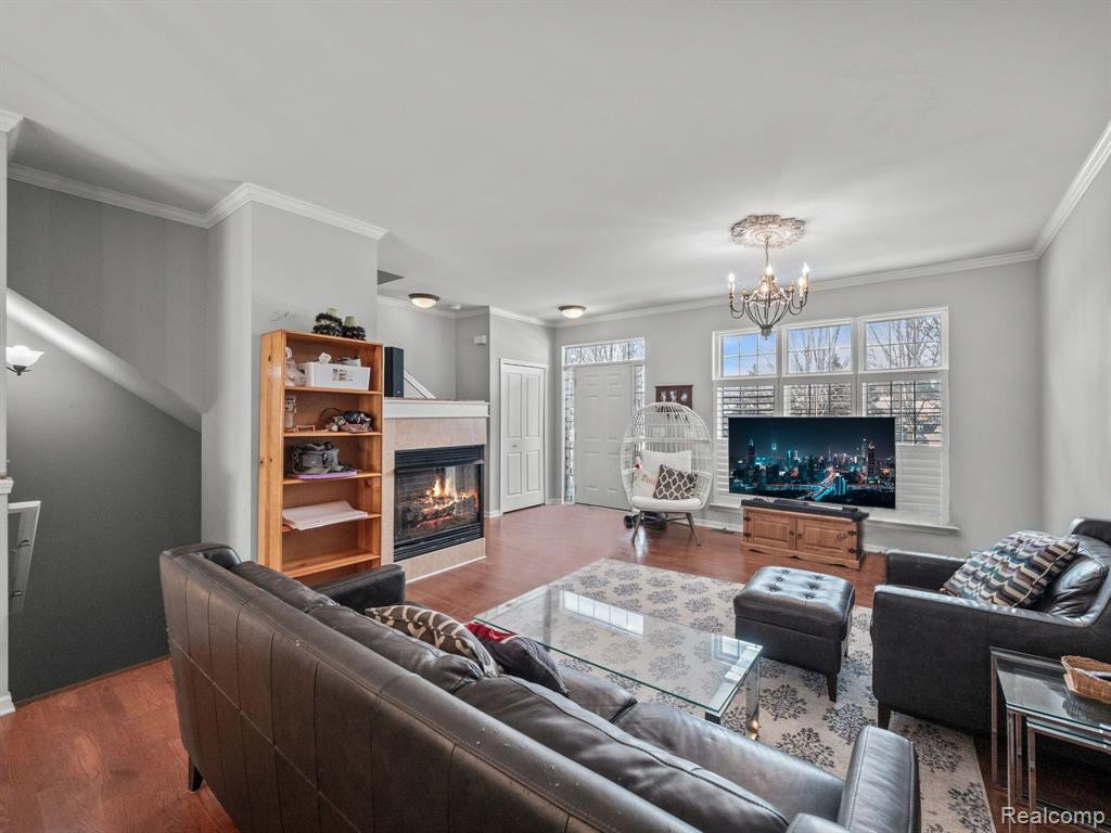 8102 HERON HILLS Drive, Walled Lake, MI 48390 — Photo 2