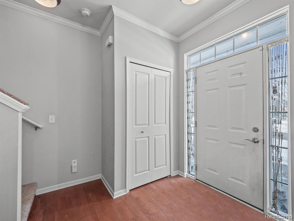 8102 HERON HILLS Drive, Walled Lake, MI 48390 — Photo 3