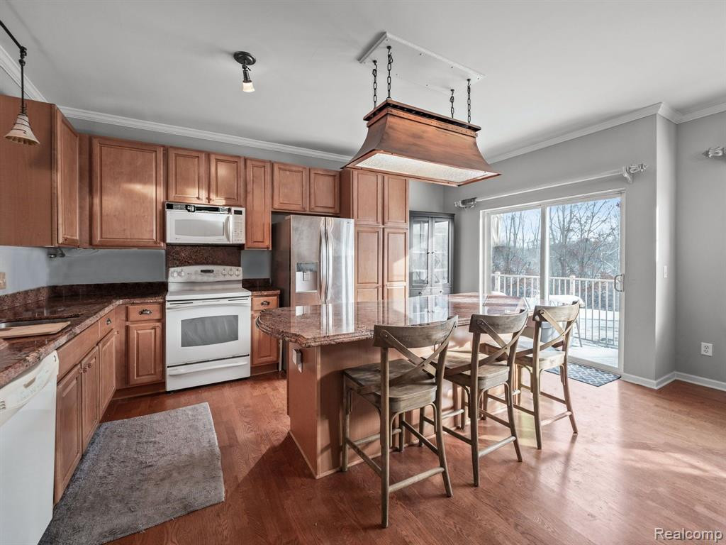 8102 HERON HILLS Drive, Walled Lake, MI 48390 — Photo 7
