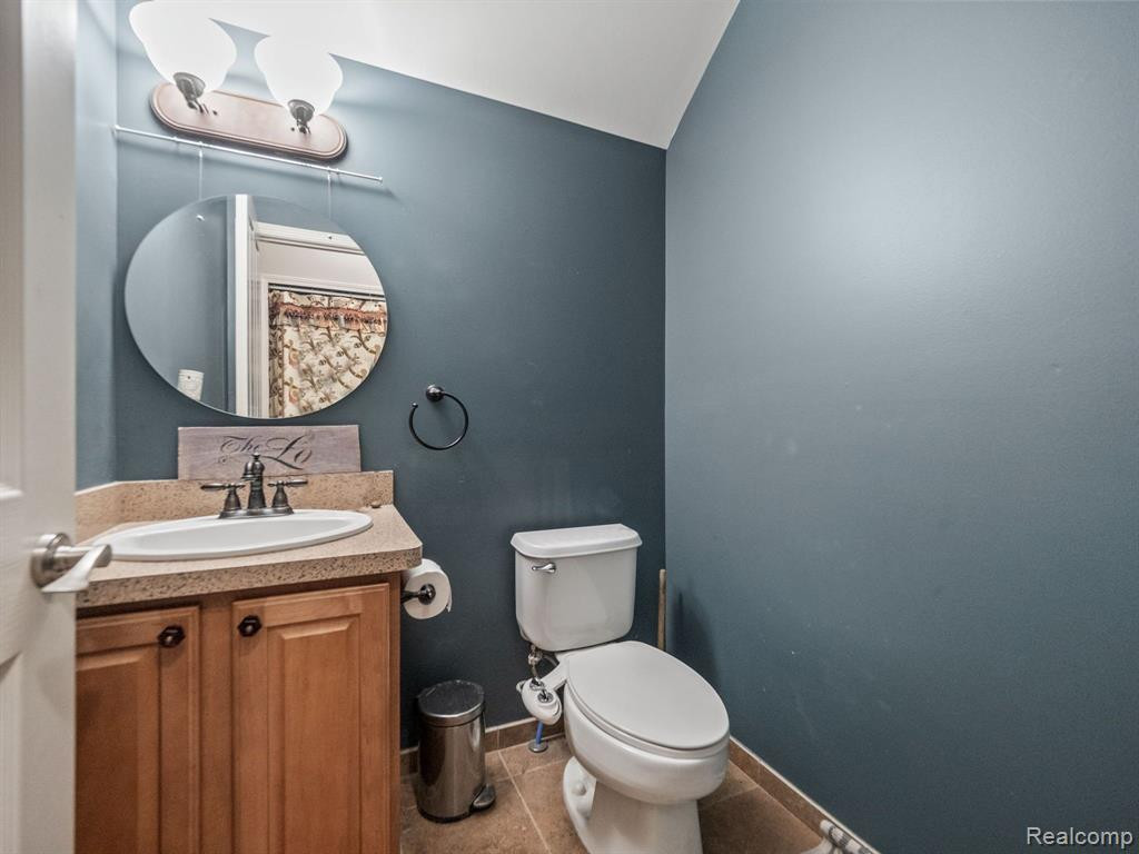 8102 HERON HILLS Drive, Walled Lake, MI 48390 — Photo 10