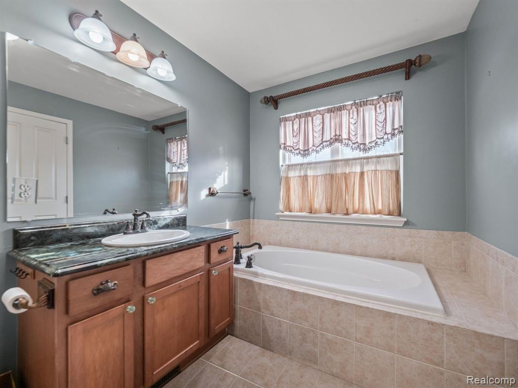 8102 HERON HILLS Drive, Walled Lake, MI 48390 — Photo 13