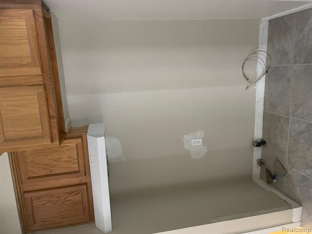 9215 MINOCK Street, Detroit, MI 48228 — Photo 9