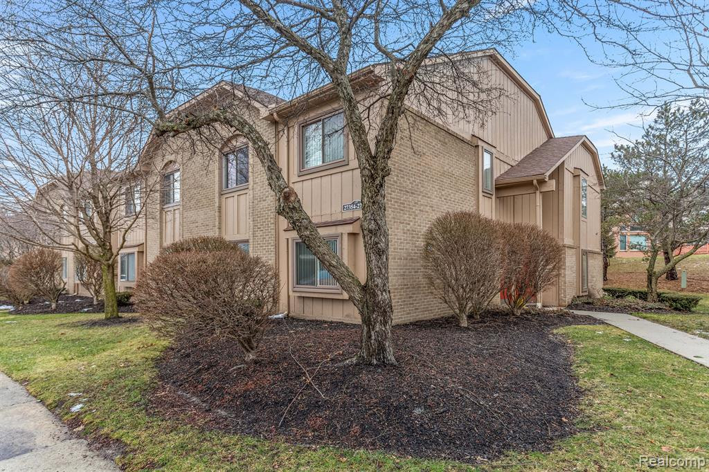 27360 EVERGREEN Road, Lathrup Village, MI 48076 — Photo 2
