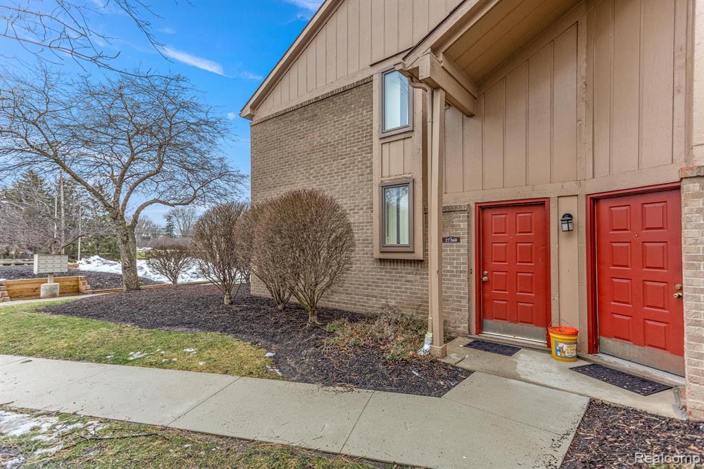 27360 EVERGREEN Road, Lathrup Village, MI 48076 — Photo 4