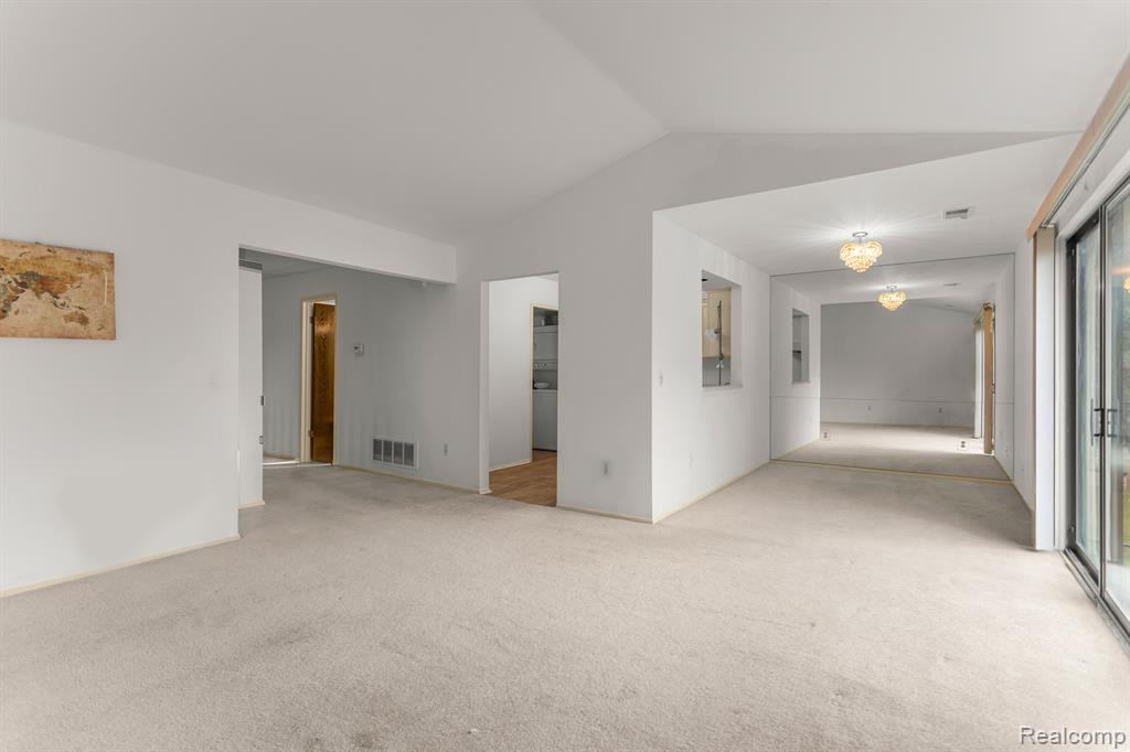 27360 EVERGREEN Road, Lathrup Village, MI 48076 — Photo 8