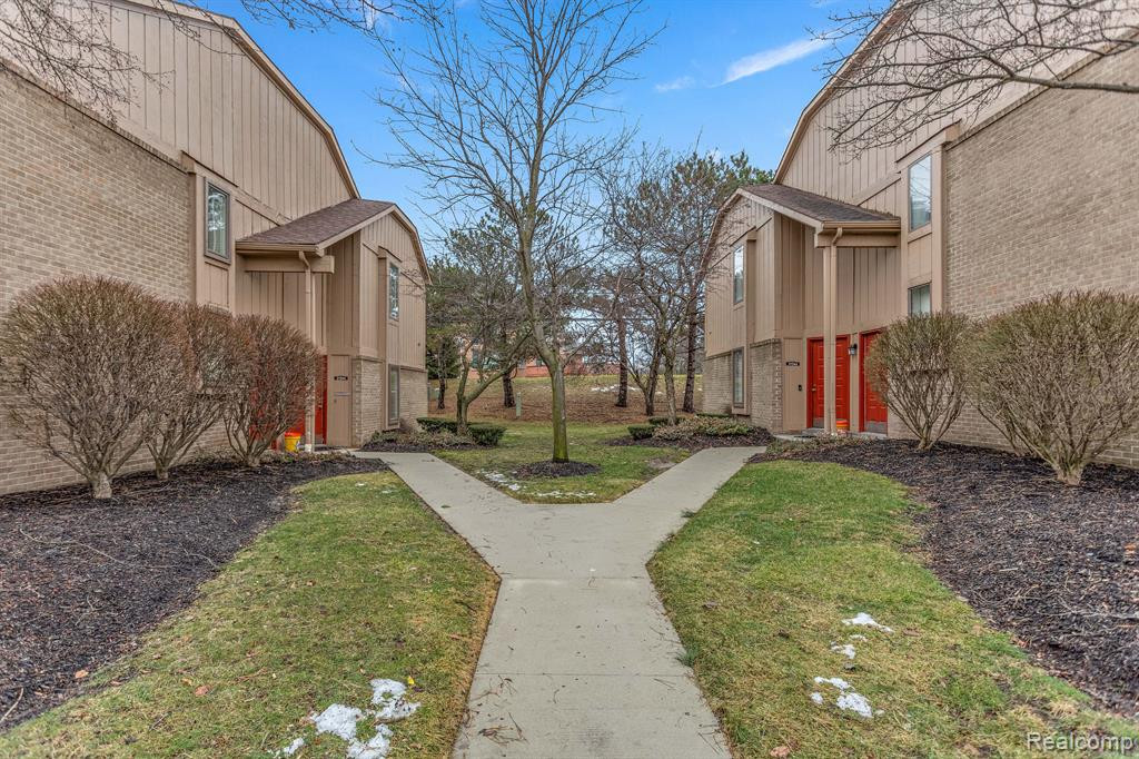 27360 EVERGREEN Road, Lathrup Village, MI 48076 — Photo 27