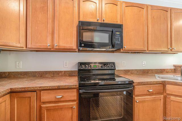 42440 CORLINA Drive, Northville, MI 48167 — Photo 8