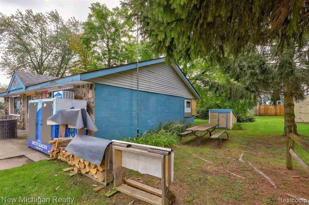 5757 GENESEE Avenue, Otter Lake, MI 48464 — Photo 9