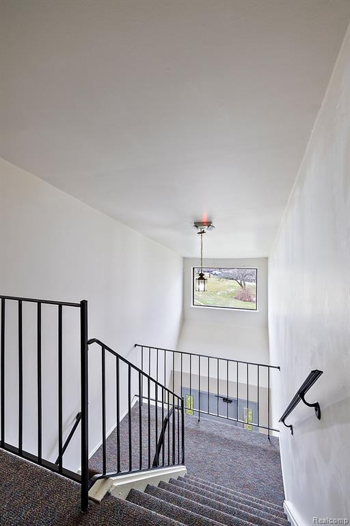 30056 W 12 MILE Road, 81, Farmington Hills, MI 48334 — Photo 3