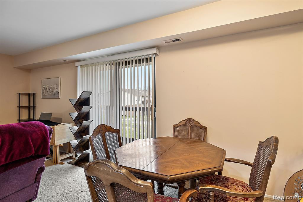 30056 W 12 MILE Road, 81, Farmington Hills, MI 48334 — Photo 8