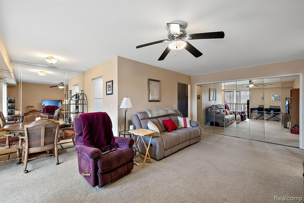 30056 W 12 MILE Road, 81, Farmington Hills, MI 48334 — Photo 9