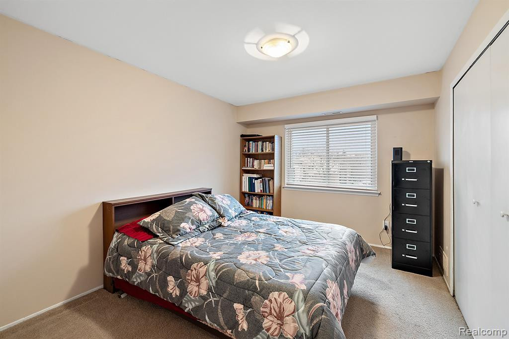 30056 W 12 MILE Road, 81, Farmington Hills, MI 48334 — Photo 12