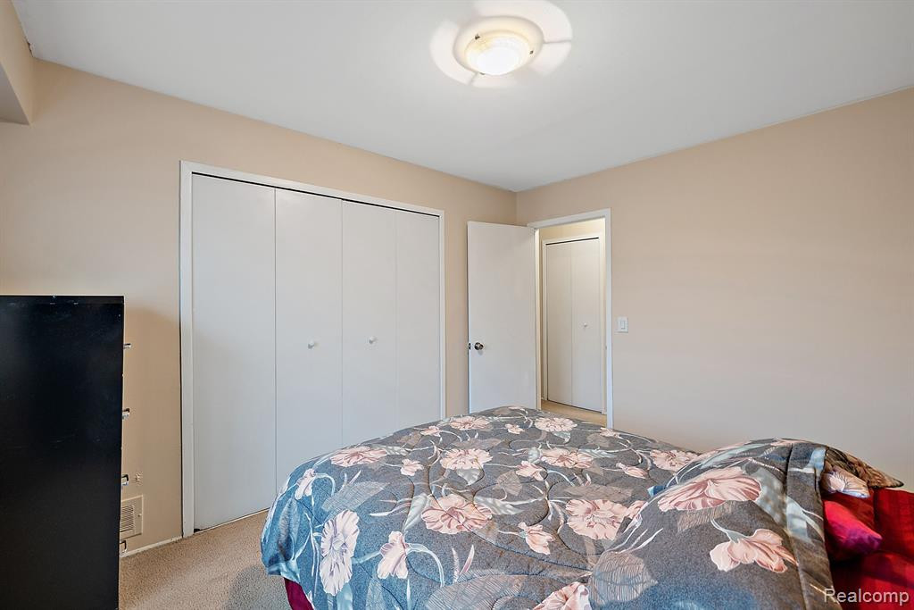 30056 W 12 MILE Road, 81, Farmington Hills, MI 48334 — Photo 13