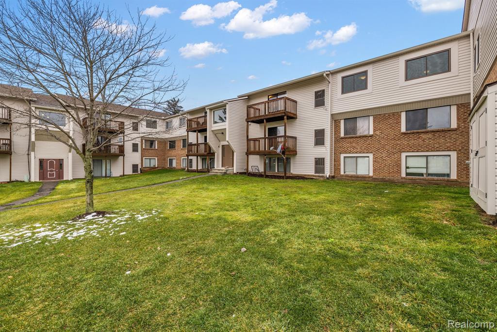 30056 W 12 MILE Road, 81, Farmington Hills, MI 48334 — Photo 25