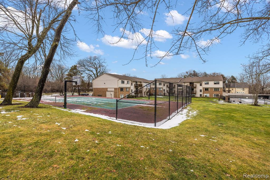 30056 W 12 MILE Road, 81, Farmington Hills, MI 48334 — Photo 26