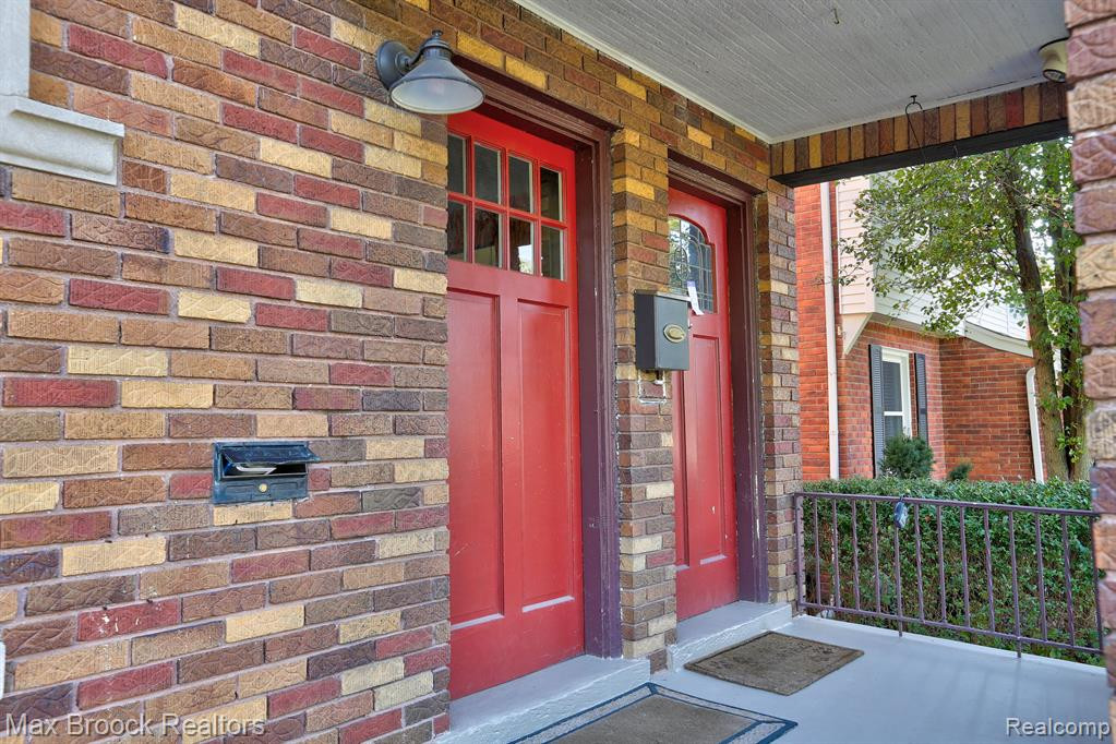 573 W BRECKENRIDGE Street, Ferndale, MI 48220 — Photo 4