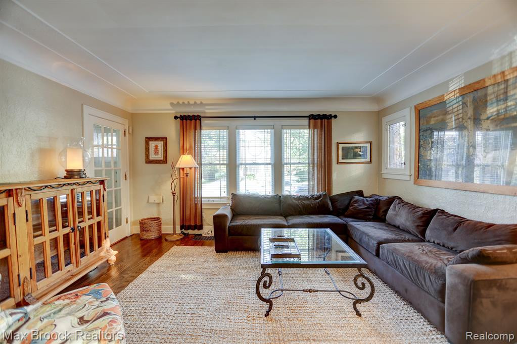 573 W BRECKENRIDGE Street, Ferndale, MI 48220 — Photo 5