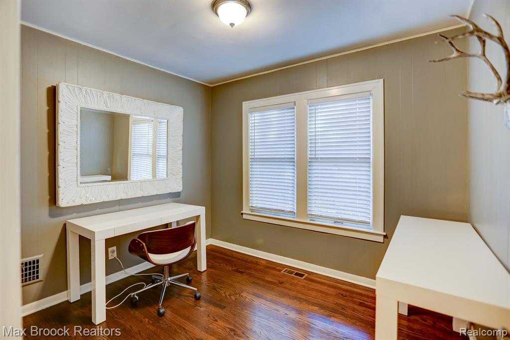 573 W BRECKENRIDGE Street, Ferndale, MI 48220 — Photo 13