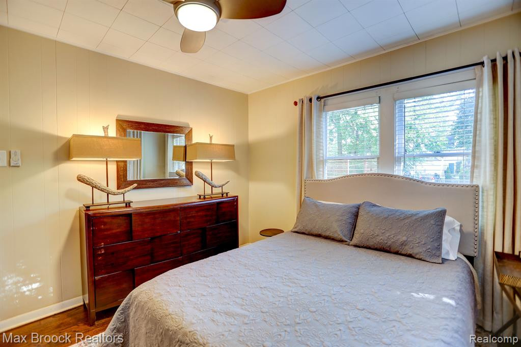 573 W BRECKENRIDGE Street, Ferndale, MI 48220 — Photo 16