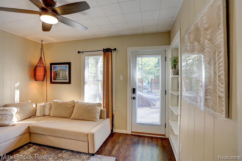 573 W BRECKENRIDGE Street, Ferndale, MI 48220 — Photo 20