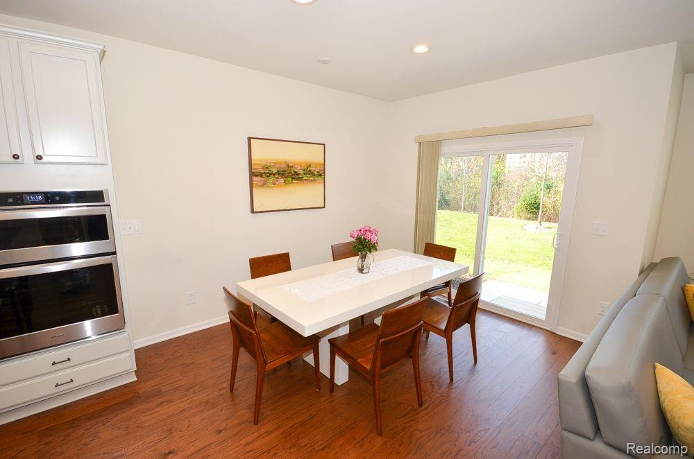24823 IVY, Novi, MI — Photo 3